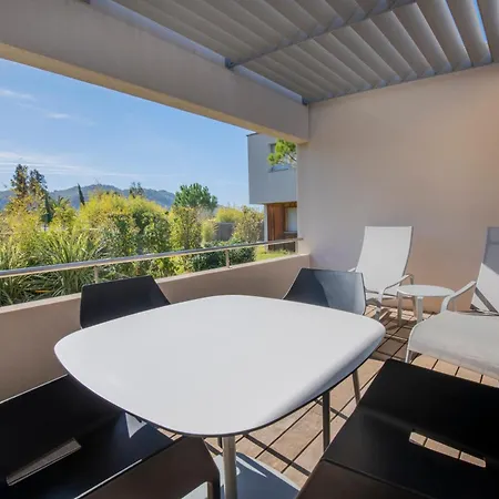Costa Nera House Semesterbostad